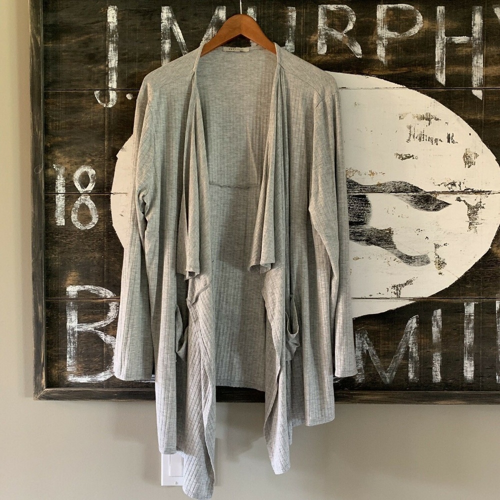 Plus Size Grey Pocketed Cardigan Sweater Top NWT! - Picture 3 of 7